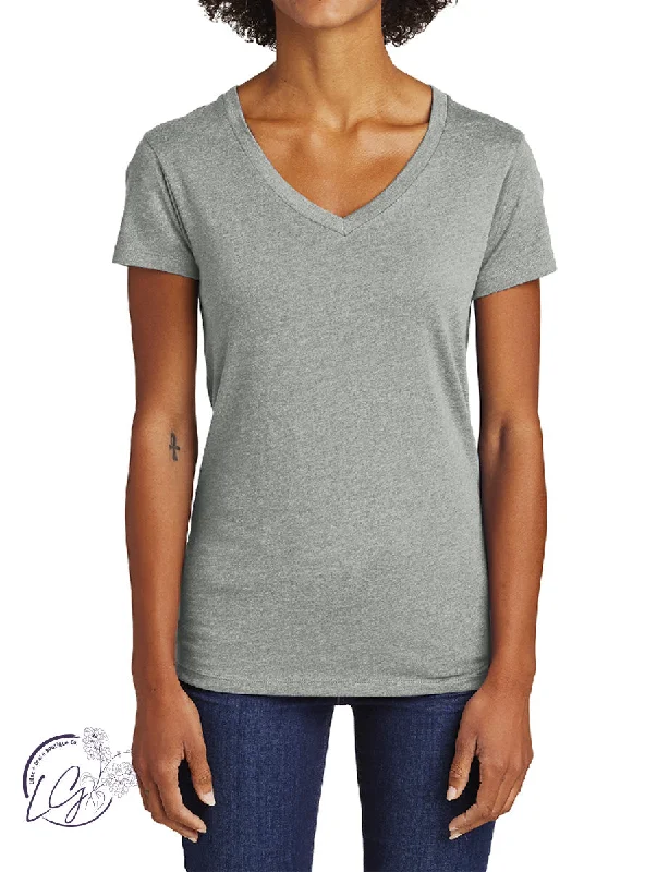 Signature Basic V-Neck Tee in Hth. Grey